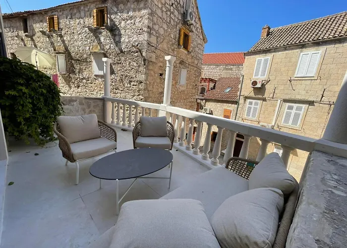 Apartment Palazzo Kirinkin Vis